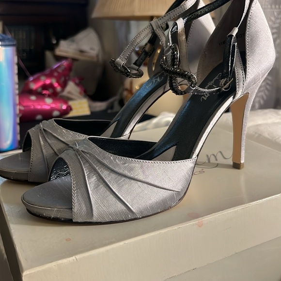 Silver Silk closed back platform sandals w/ black & silver embellished ankle - Picture 3 of 5